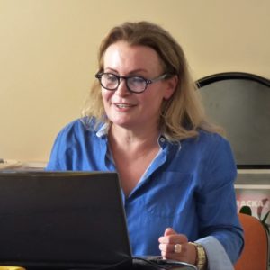 „HISTORIE RODZINNE W TLE” – spotkanie z Olgą Dębicką „HISTORIE RODZINNE W TLE” – spotkanie z Olgą Dębicką