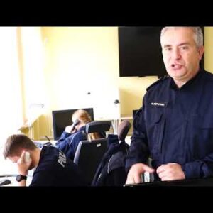 Policjanci przypominają o obowiązku korzystania z aplikacji KWARANTANNA DOMOWA Policjanci przypominają o obowiązku korzystania z aplikacji KWARANTANNA DOMOWA