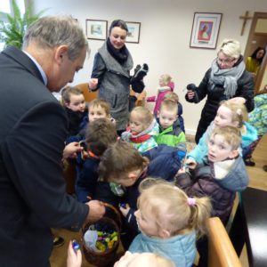 Wielkanocna wizyta przedszkolaków w Urzędzie