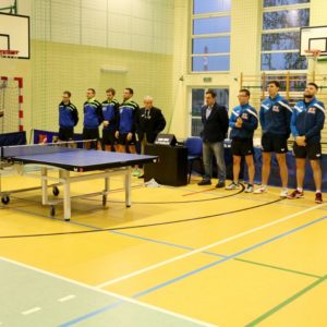 Różne wyniki tenisistów stołowych
