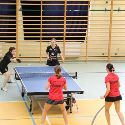 Tenis stołowy – mecz ligowy redzkiej drużyny pań
