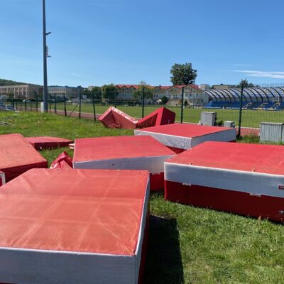 Reda stawia na sport – nowy sprzęt dla tyczkarzy