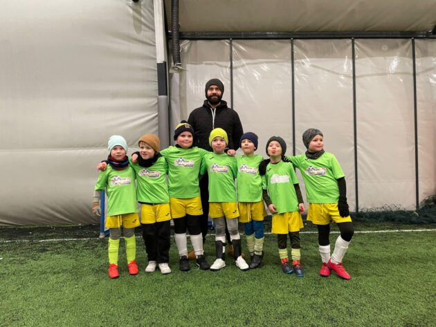 11-12.01.2025, Świetna forma młodych redzkich piłkarzy, fot. Sportowa Jedyneczka