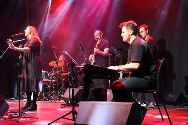 Fabryka Kultury Spektakl Miłość Ci Wszystko Wybaczy 14.02.2025 Fot Michał Kaczmarek 15