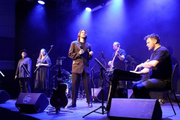 Fabryka Kultury Spektakl Miłość Ci Wszystko Wybaczy 14.02.2025 Fot Michał Kaczmarek 17