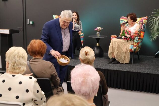 Mbp Wernisaż Jubileuszowy Z Okazji 30 Lecia Twórczości Artystycznej Brygidy Śniateckiej 13.02.2025 Fot Michał Kaczmarek 38
