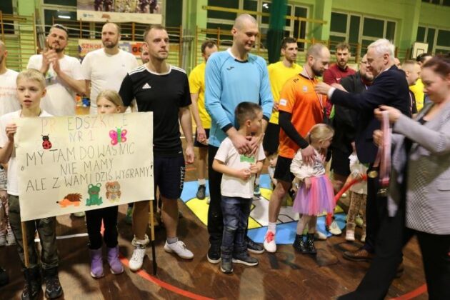 Sp 4 Turniej Piłki Nożej Rodzice Grają Dla Dzieci 9.02.2025 Fot. Michał Kaczmarek 16