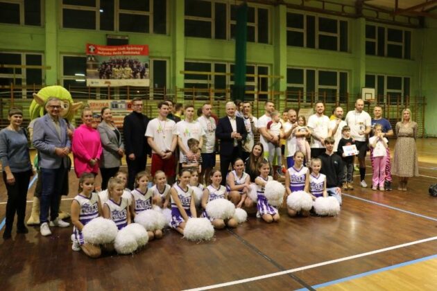 Sp 4 Turniej Piłki Nożej Rodzice Grają Dla Dzieci 9.02.2025 Fot. Michał Kaczmarek 28