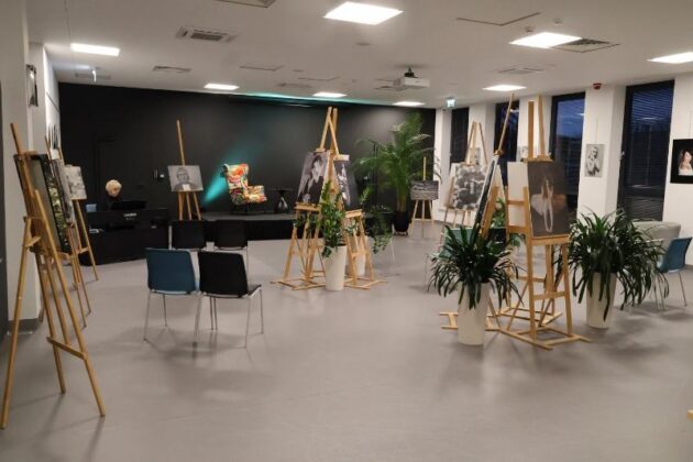 Miejska Biblioteka Publiczna W Redzie Wernisaż Adama Majkowskiego 4.03.2025 2