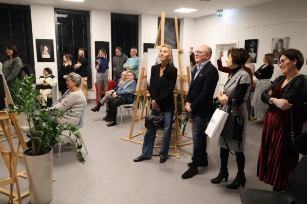 Miejska Biblioteka Publiczna W Redzie Wernisaż Adama Majkowskiego 4.03.2025 53