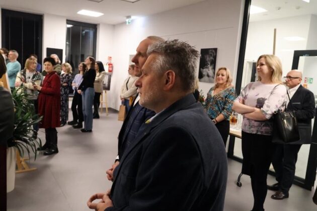 Miejska Biblioteka Publiczna W Redzie Wernisaż Adama Majkowskiego 4.03.2025 55