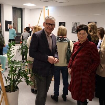 Miejska Biblioteka Publiczna W Redzie Wernisaż Adama Majkowskiego 4.03.2025 68