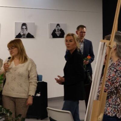 Miejska Biblioteka Publiczna W Redzie Wernisaż Adama Majkowskiego 4.03.2025 72