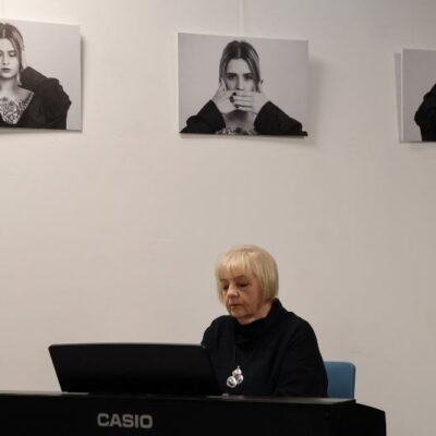 Miejska Biblioteka Publiczna W Redzie Wernisaż Adama Majkowskiego 4.03.2025 77