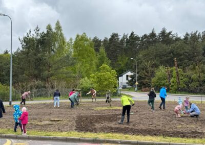 Łąka kwietna w Betlejem, wspólne sianie z mieszkańcami, 17.05.2025, fot. UMR