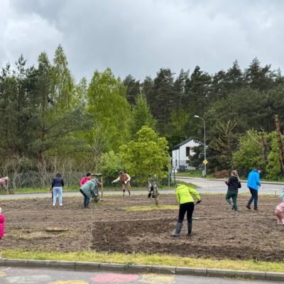 Łąka kwietna w Betlejem, wspólne sianie z mieszkańcami, 17.05.2025, fot. UMR