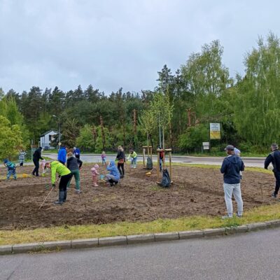 Łąka kwietna w Betlejem, wspólne sianie z mieszkańcami, 17.05.2025, fot. UMR