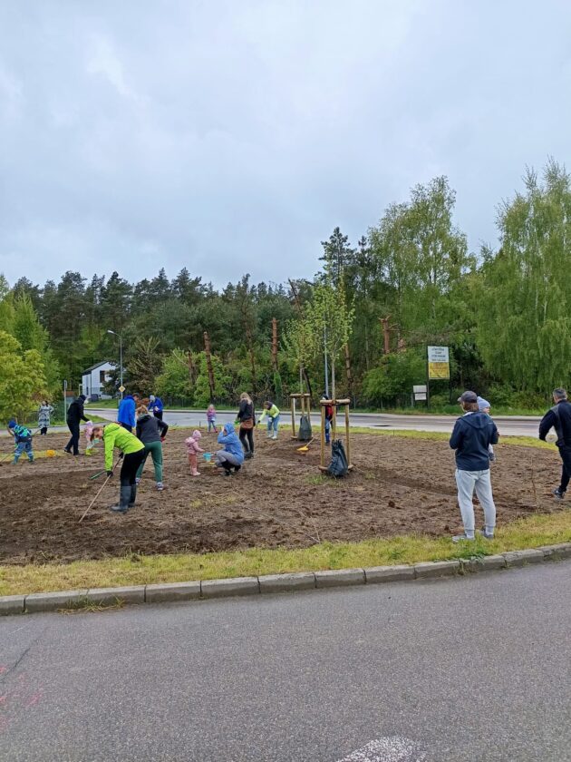 Łąka kwietna w Betlejem, wspólne sianie z mieszkańcami, 17.05.2025, fot. UMR