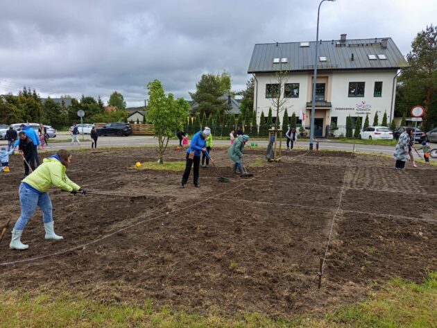 Łąka kwietna w Betlejem, wspólne sianie z mieszkańcami, 17.05.2025, fot. UMR