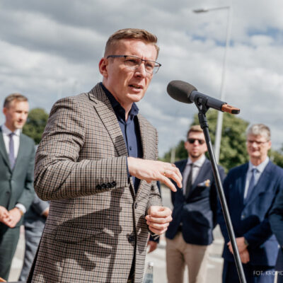 11.08.2025, Podpisanie umowy na o dofinansowanie projektu „Rozbudowa węzła integracyjnego w Redzie o parking P&R oraz parking dla rowerów”, w ramach programu Fundusze Europejskie na Infrastrukturę, Klimat, Środowisko 2021-2027, Priorytet: FENX.03 Transport miejski, Działanie: FENX.03.01 Transport miejski, fot. Kropidłowscy