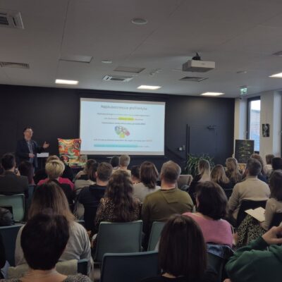 Rodzice rozmawiali o bezpieczeństwie dzieci w sieci