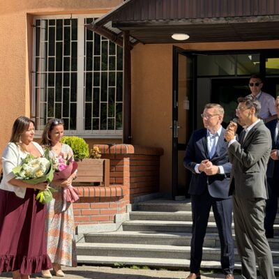 Zakończenie roku szkolnego 2025/26 w SP5, pożegnanie dyrektor Moniki Halczak, fot. UMR