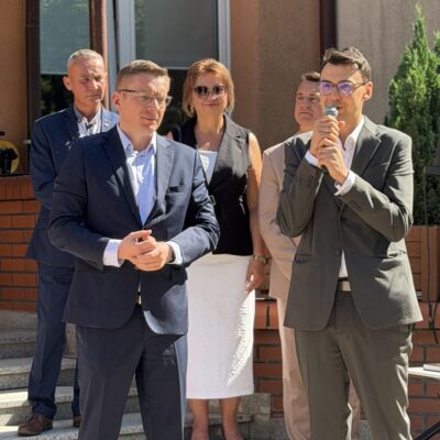 Zakończenie roku szkolnego 2025/26 w SP5, pożegnanie dyrektor Moniki Halczak, fot. UMR