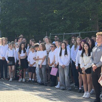 Zakończenie roku szkolnego 2025/26 w SP5, pożegnanie dyrektor Moniki Halczak, fot. UMR