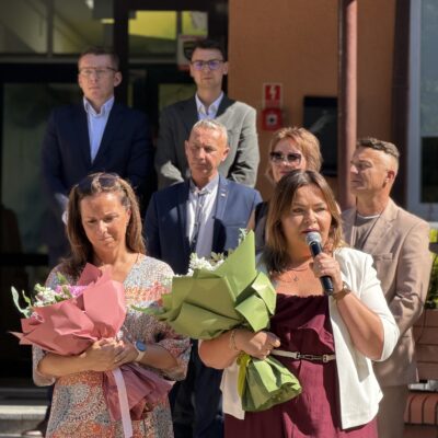 Zakończenie roku szkolnego 2025/26 w SP5, pożegnanie dyrektor Moniki Halczak, fot. UMR