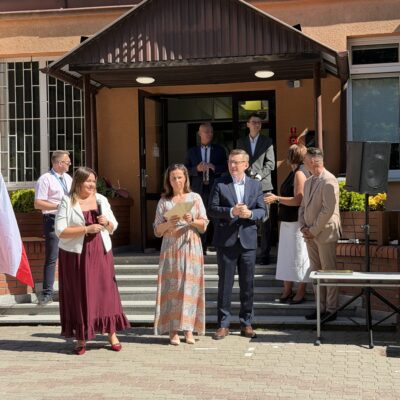 Zakończenie roku szkolnego 2025/26 w SP5, pożegnanie dyrektor Moniki Halczak, fot. UMR
