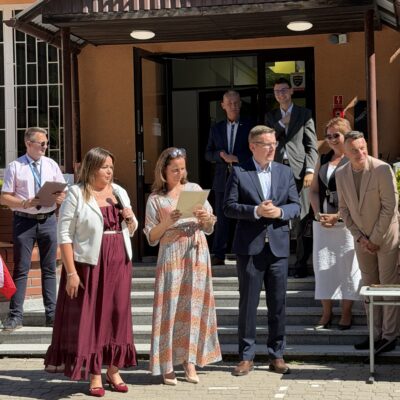 Zakończenie roku szkolnego 2025/26 w SP5, pożegnanie dyrektor Moniki Halczak, fot. UMR