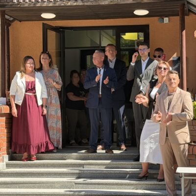 Zakończenie roku szkolnego 2025/26 w SP5, pożegnanie dyrektor Moniki Halczak, fot. UMR