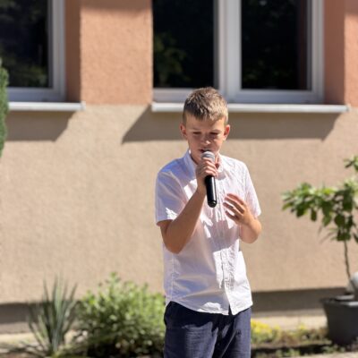 Zakończenie roku szkolnego 2025/26 w SP5, pożegnanie dyrektor Moniki Halczak, fot. UMR